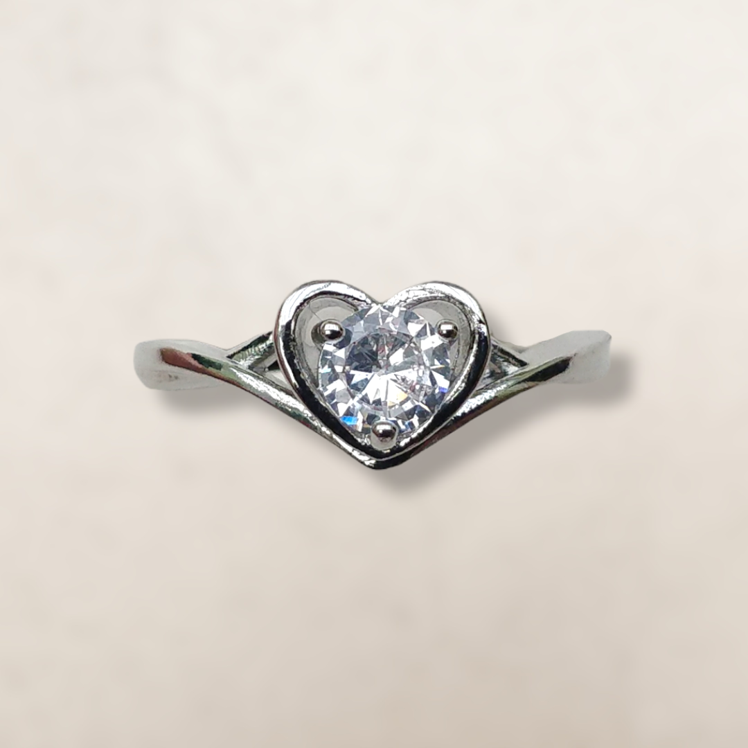 Sterling Silver Ring "Grá" Queen of Diamonds